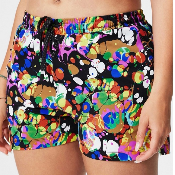 Fabletics Pants - Fabletics Multicolor Splash Athletic Shorts - Black Base